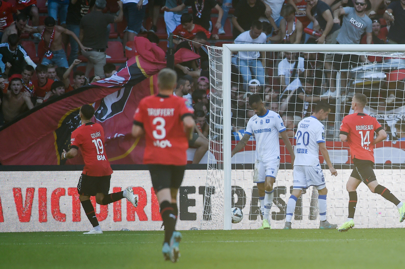 amine-gouiri-a-marque-son-premier-but-et-delivre-sa-premiere-passe-decisive-avec-rennes-photo-afp-1662915953