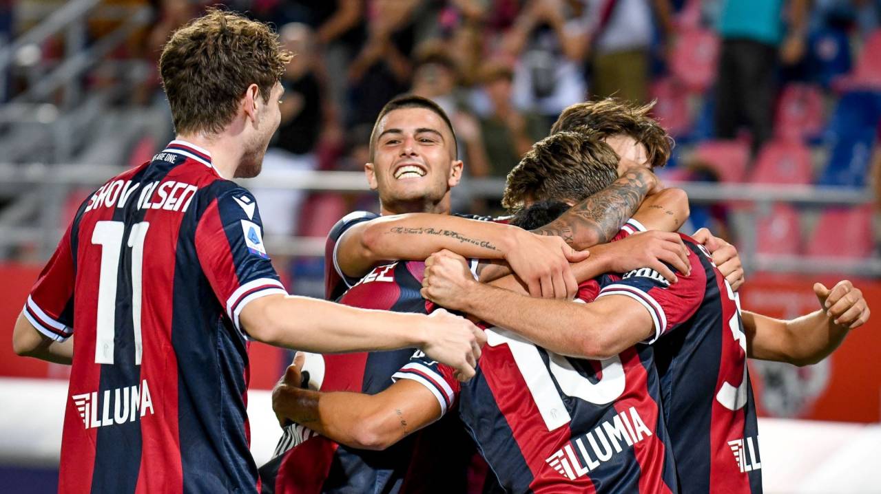 bologna-celebrate-a-goal-42989